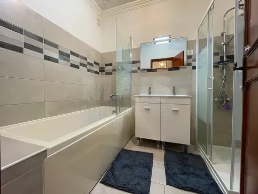 Moradia T4 em Alcabideche, Cascais – Conforto, Sustentabilidade e Espaço