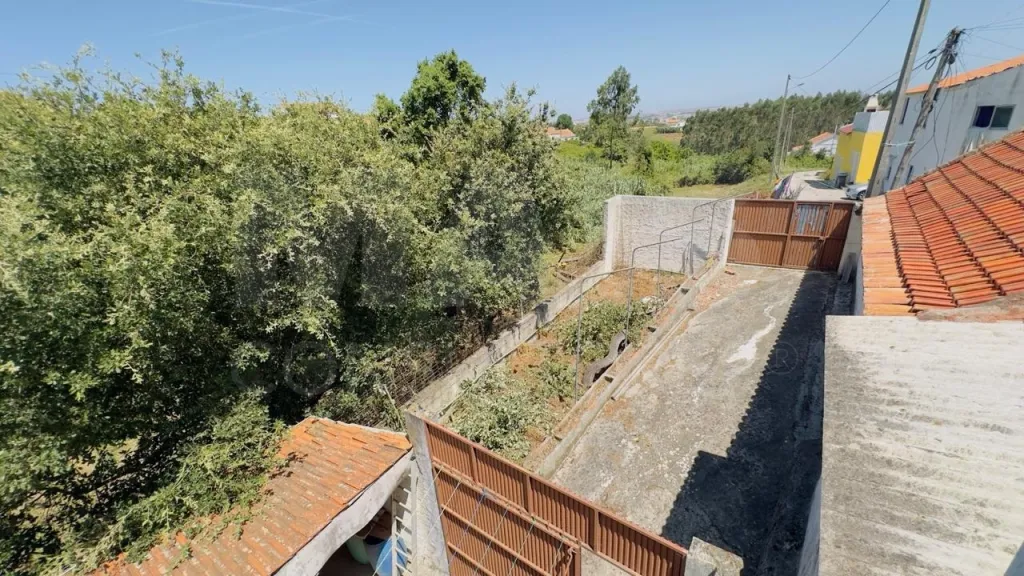 Moradia T5+1 Remodelada com Garagem, Anexo e Vista Panorâmica sobre o Campo -  Merendeiro - Lourinhã