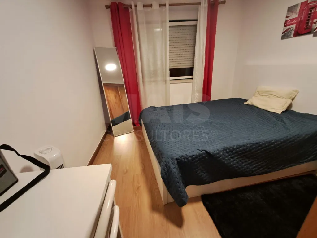 Partially Renovated 2-Bedroom Apartment in Turquel with Garage and Elevator