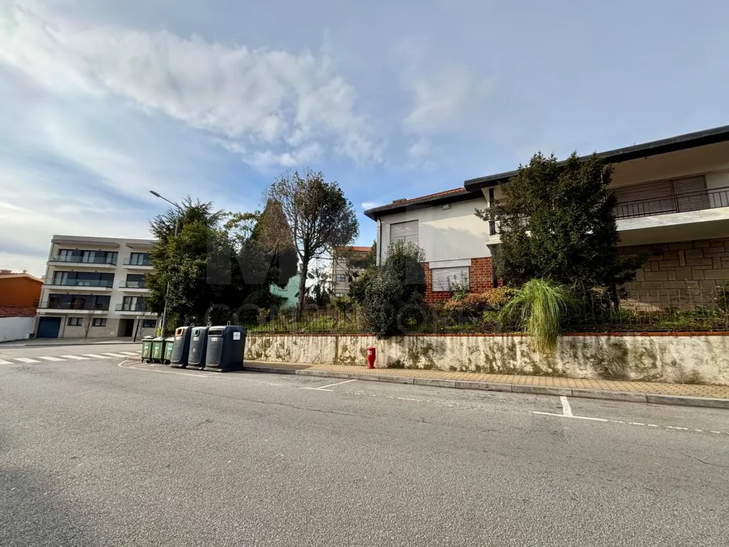 Lote urbano tipologia mista para predio