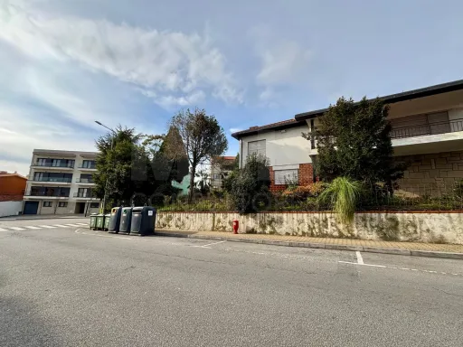 Lote urbano tipologia mista para predio