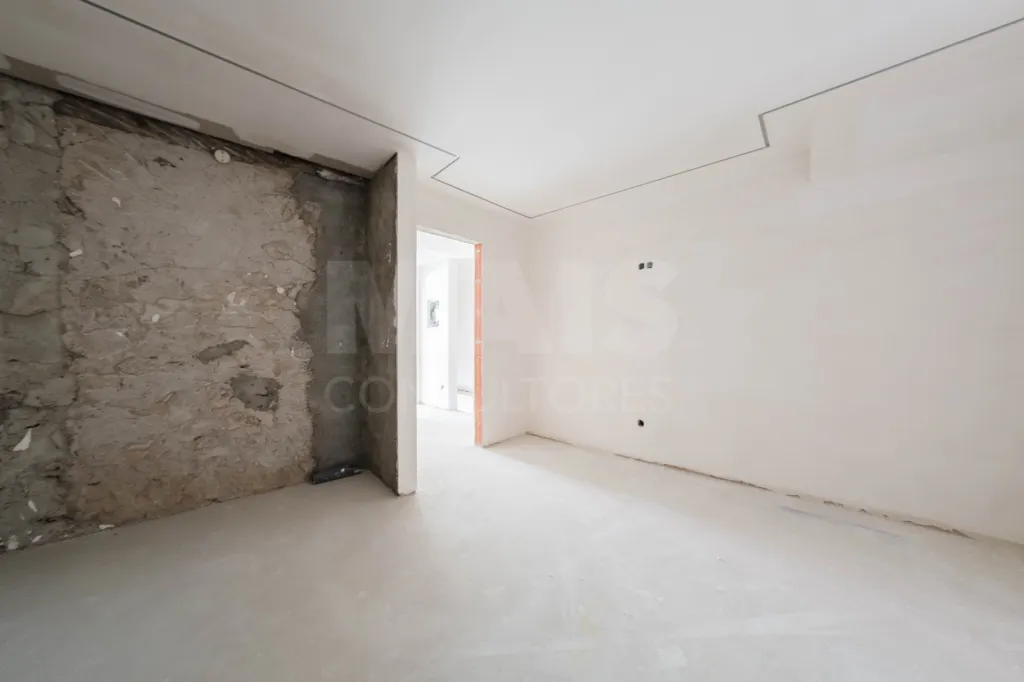 Moradia totalmente remodelada no coração de Peniche!