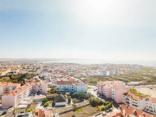moradia T3 com quintal zona sossegada
