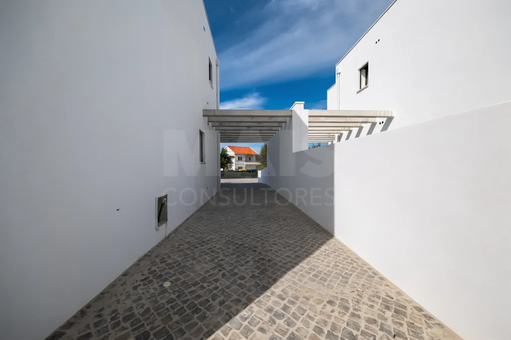 Moradia T3 (3 Suítes) com piscina - Salir do Porto