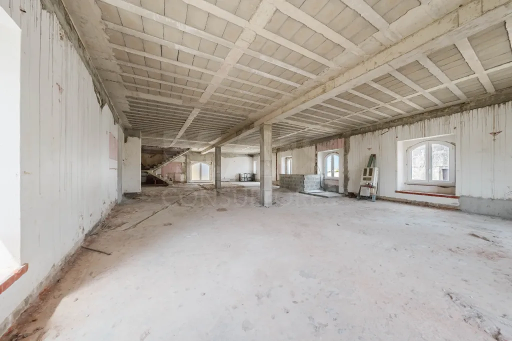 🌊 Prédio Exclusivo de 600 m² na Avenida Mais Prestigiada de Peniche com Vista Mar