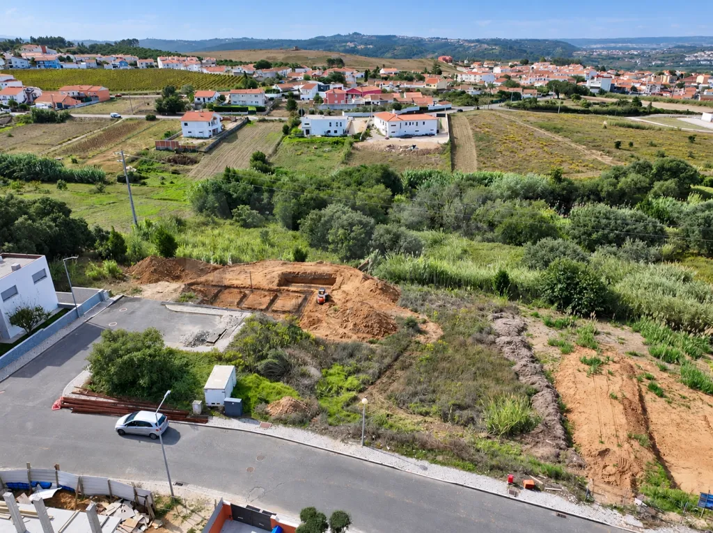 Lote Urbano para Moradia de 586 m2 | Gaeiras, Óbidos