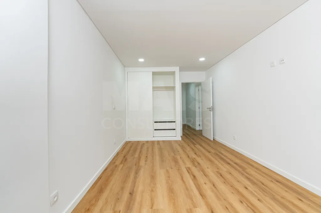 Apartamento T3 totalmente remodelado | lugar de parqueamento, na Quinta da Piedade – Póvoa de Santa Iria