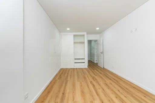Fully refurbished 3-bedroom apartment | parking space, in Quinta da Piedade - Póvoa de Santa Iria
