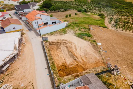 Moradia T4 em Banda com Cave | Construção Nova | Azambujeira dos Carros, Bombarral