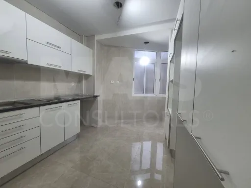 T2 Remodelado | Remodelação em fase de conclusão na Póvoa de Santo Agrião