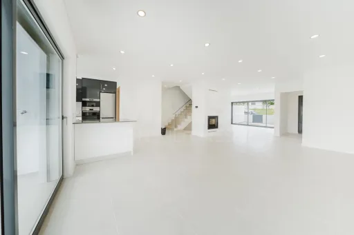 Moradia T3 Nova C/ Vista Mar, Piscina e Garagem, Areia Branca, Lourinhã