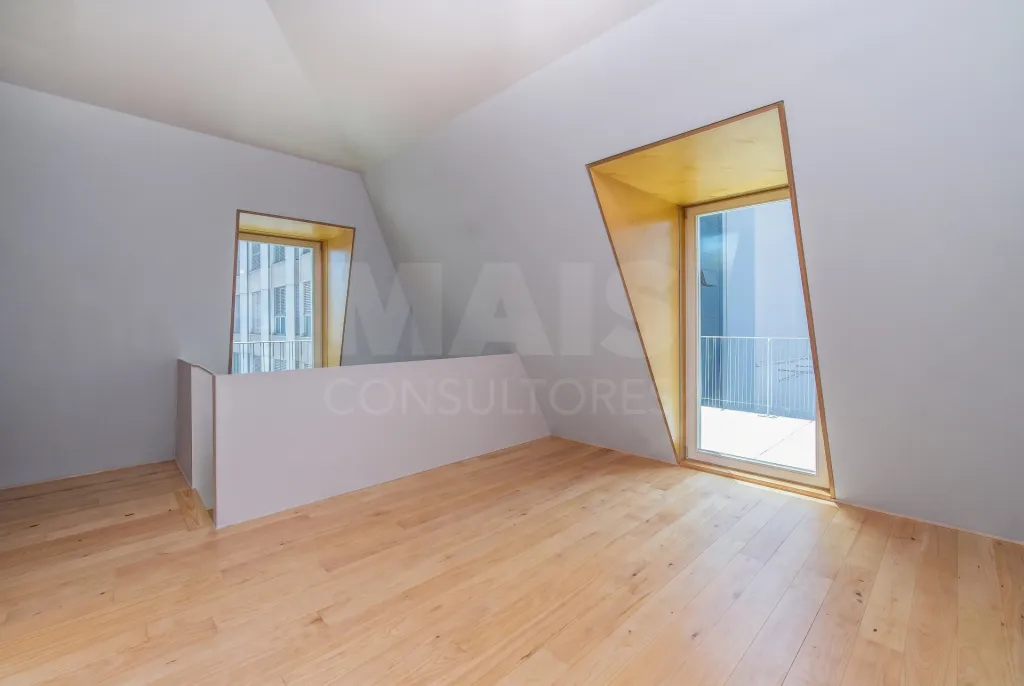 One-Bedroom Architectural Duplex with Terrace
