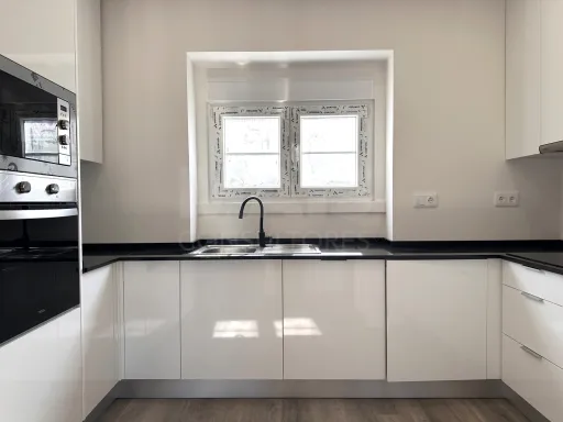 Apartamento T2 Totalmente Remodelado em Alvalade