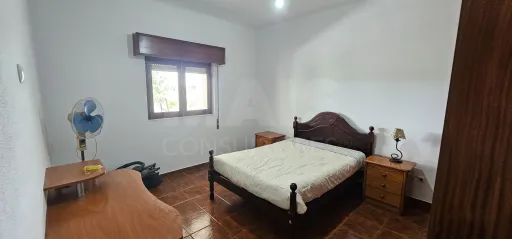 Moradia Térrea V3 com terreno urbano de 3780m2 no Alentejo