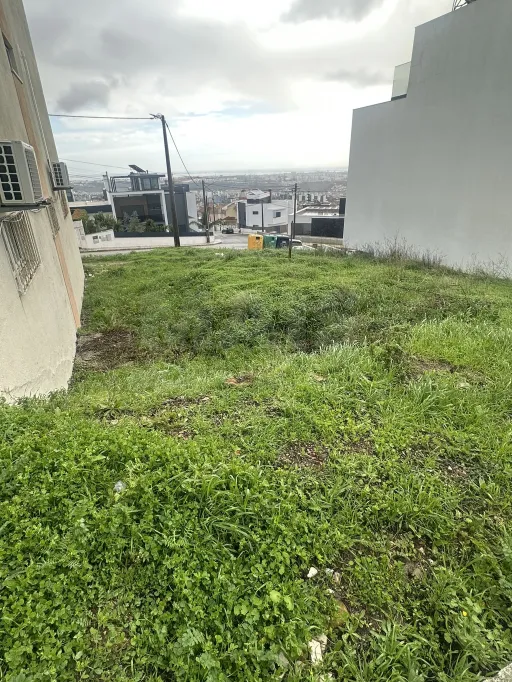 Terreno urbano de 305 M² com vista deslumbrante em Odivelas