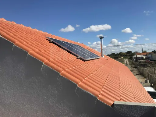 Quinta com moradia T4, piscina e anexos a 35 mint de Lisboa