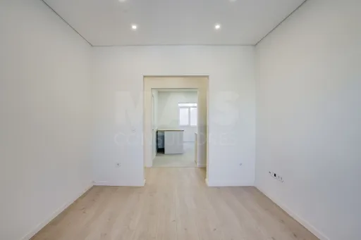 Apartamento T3 Renovado na Cova da Piedade