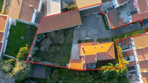 Moradia Térrea T7 no Centro da Vila de Atouguia da Baleia