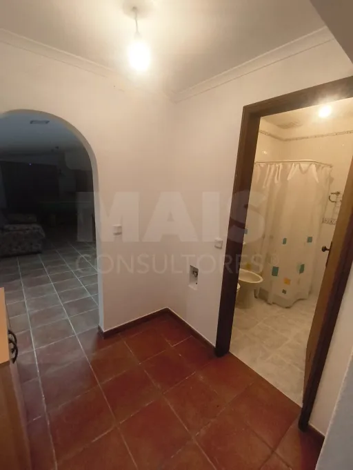 Propriedade com Piscina e Instalações Equestres – Um Refúgio Tranquilo com Potencial de Expansão