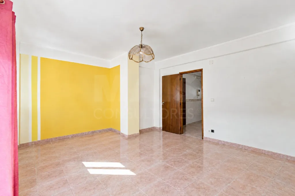 Apartamento T3 com suite e arrecadação em prédio com elevador
