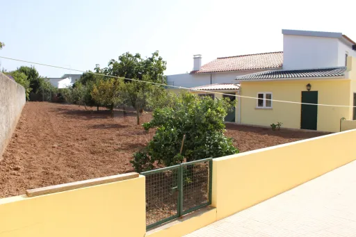 Moradia com 3 Apartamentos Independentes | Ideal AL | Perto da Praia da Areia Branca