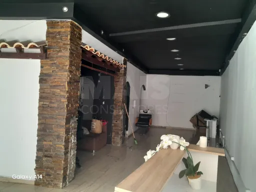 Loja Amadora para remodelação