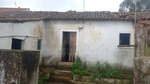 Invista no Seu Futuro — Moradia T2 com Terreno Urbano e Espaço Exterior