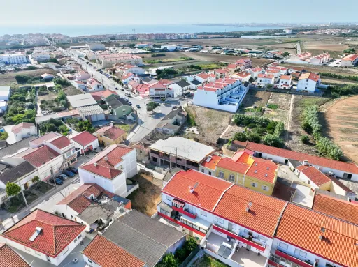 2-Bedroom Apartment with Balcony & Private Parking, 1 km from Consolação Beach | Atouguia da Baleia – Peniche