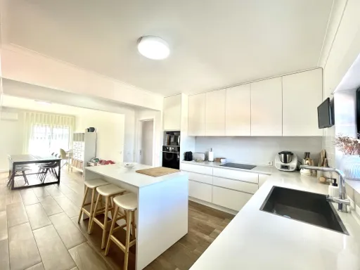Apartamento T3 totalmente remodelado em Samora Correia