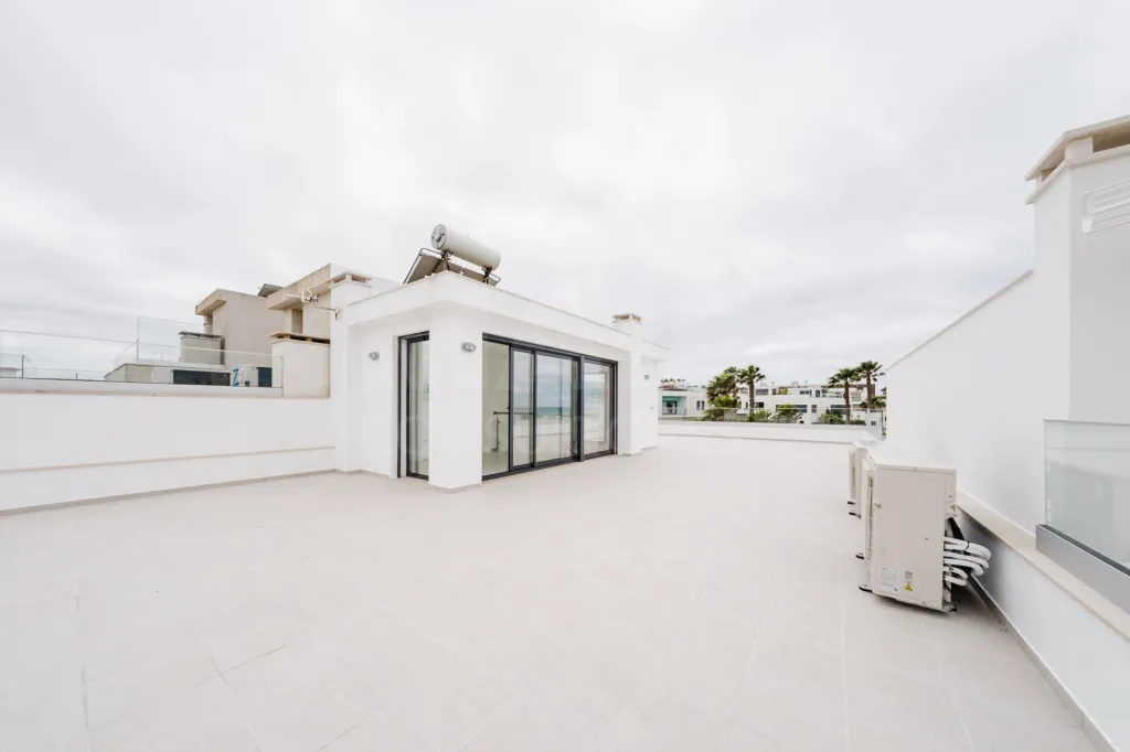 New 4 Bedroom House w/ Sea View, Pool and Garage, Areia Branca, Lourinhã