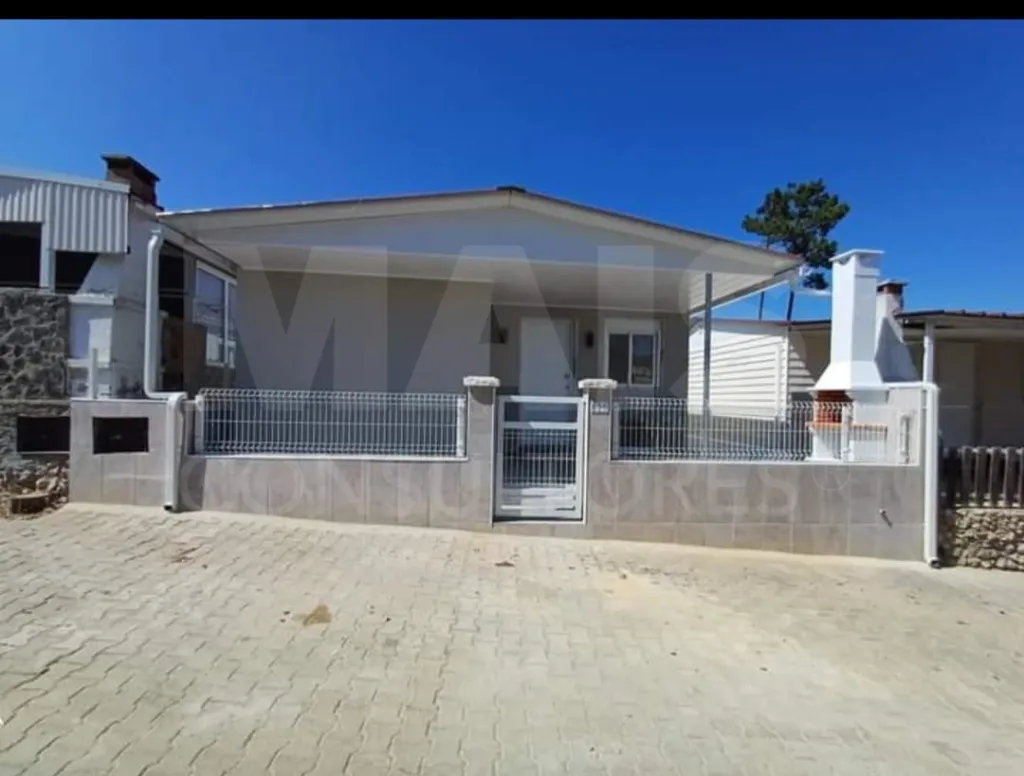 Moradia Modelar Como Nova T2 no Parque Verde