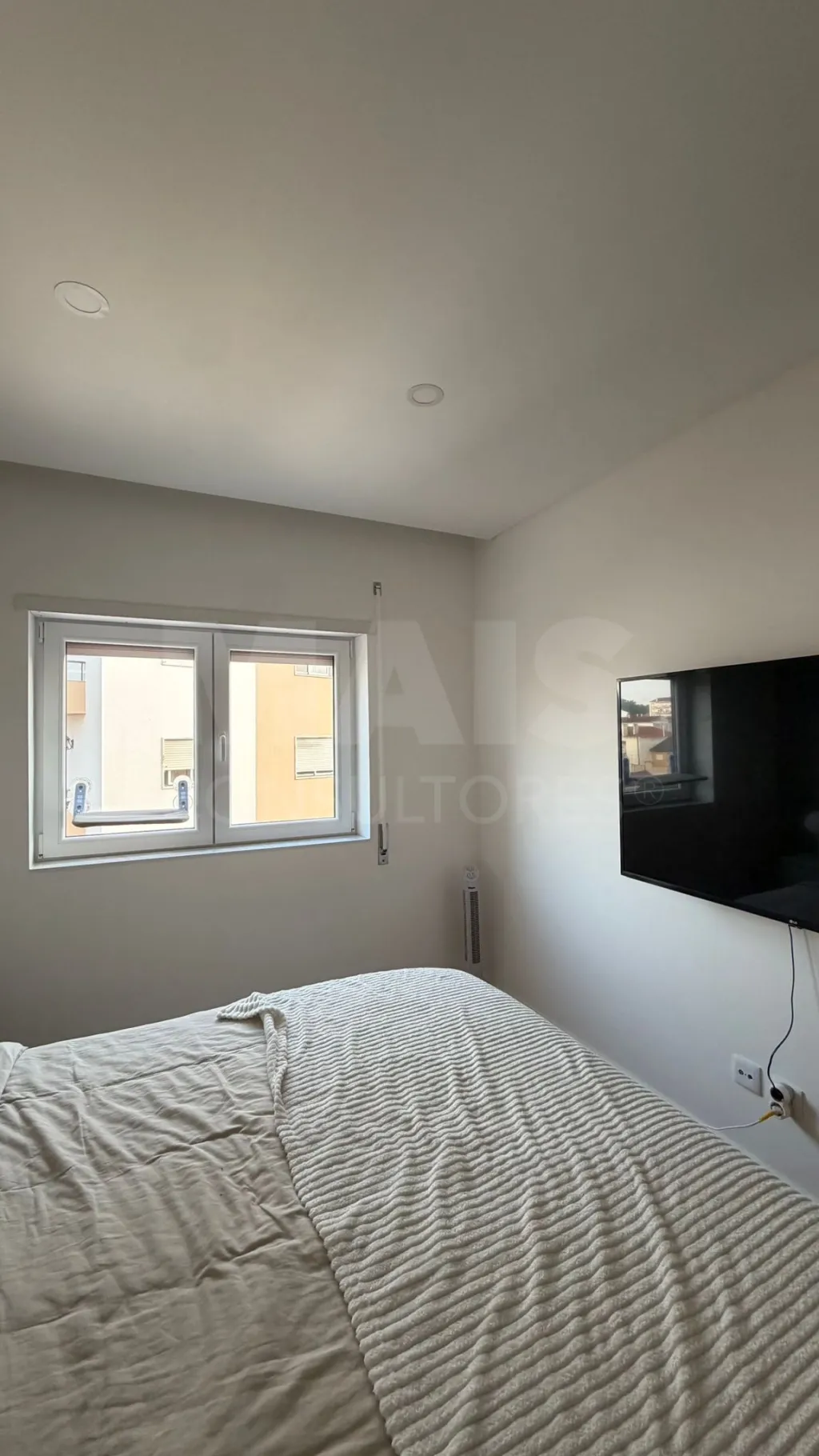 Apartamento T2 Remodelado no Centro do Cadaval