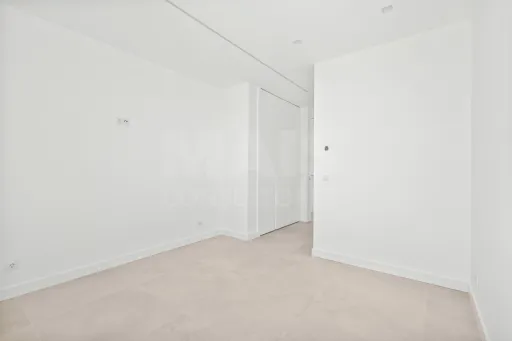 4-bedr. house on 2-hectare plot in Carvalhal