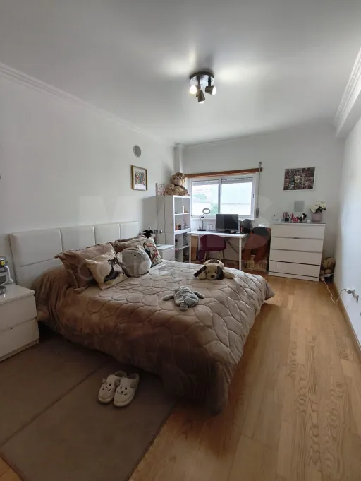 Apartamento T3 inserido em condomínio fechado no Porto Alto / Samora Correia