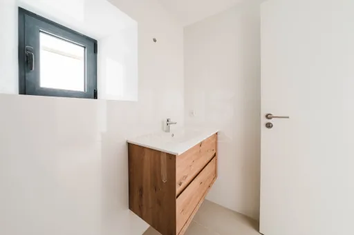 Fully Renovated 3-Bedroom House | Courtyard and Outbuildings | São Bartolomeu dos Galegos, Lourinhã