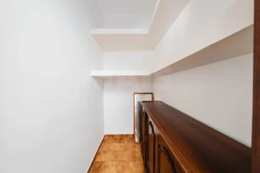 2-Bedroom Apartment with Private Backyards and Garage, 900 m from São Bernardino Beach