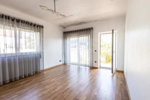 Moradia T3 pronta a habitar com pátio e espaço exterior