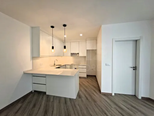 Apartamento T1 Renovado em Atouguia da Baleia