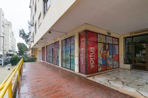 Loja em Benfica com 300 m2