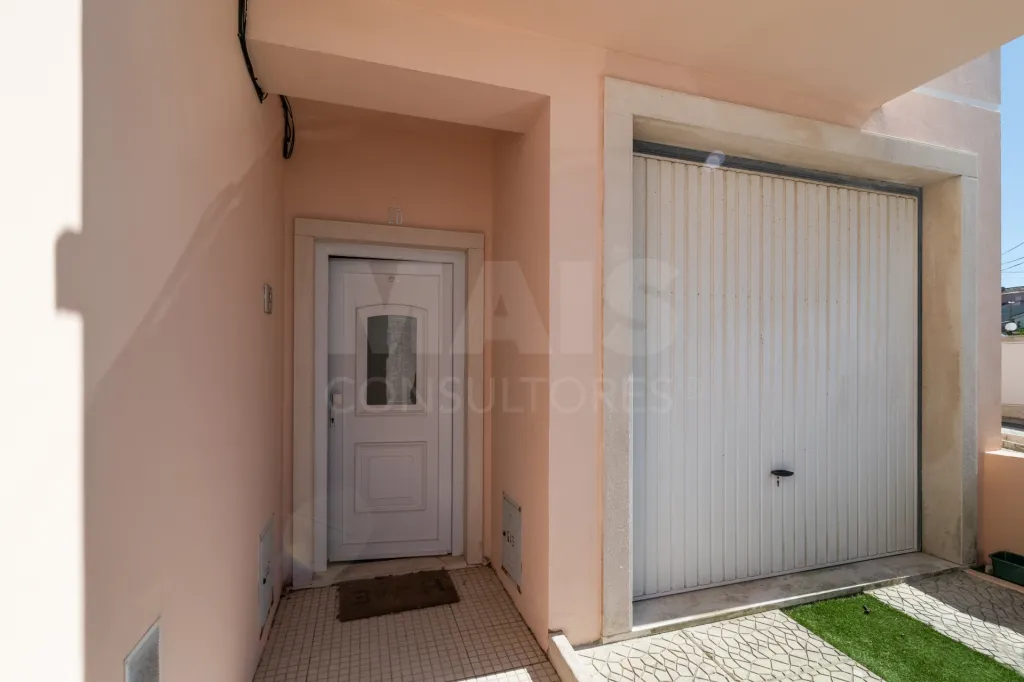 Andar de Moradia T4 com Terraço em Agualva-Cacém