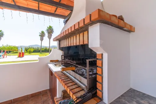 Moradia T3 totalmente remodelada no Condomínio Villas de Samorena em Samora Correia