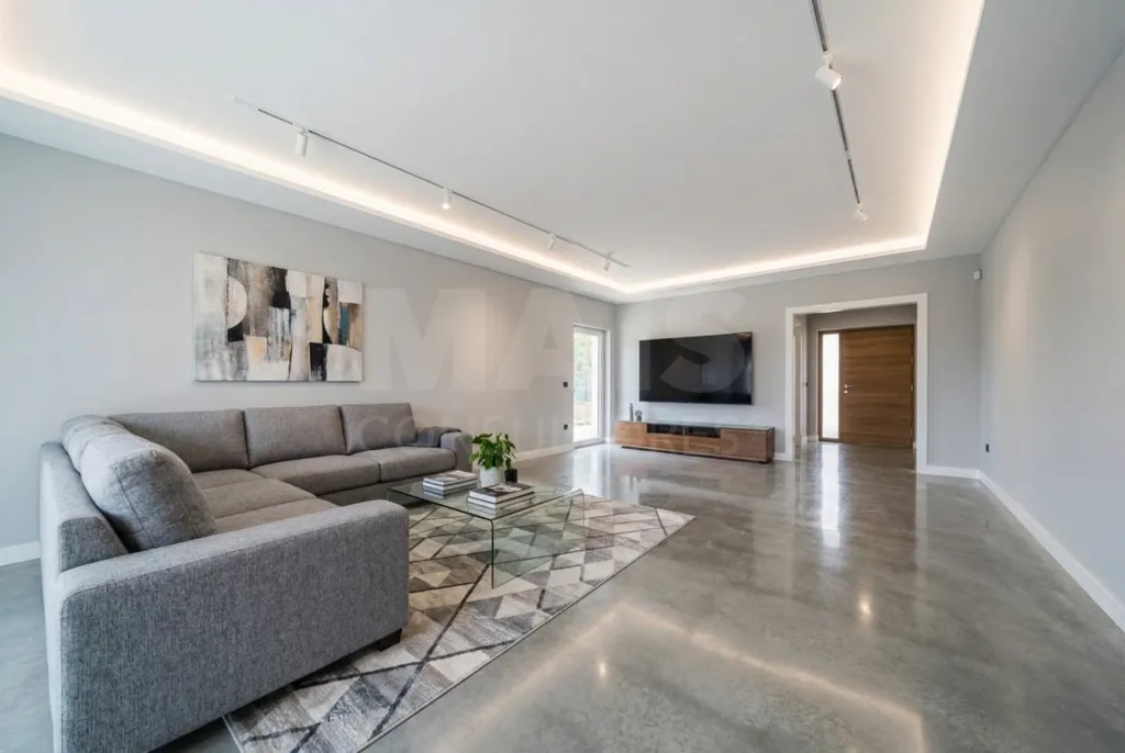 Moradia T3 Nova com Piscina