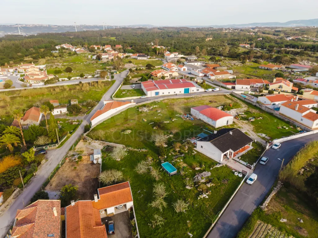 Terreno Urbano com 1980m2, Construção Moradia até 300m2