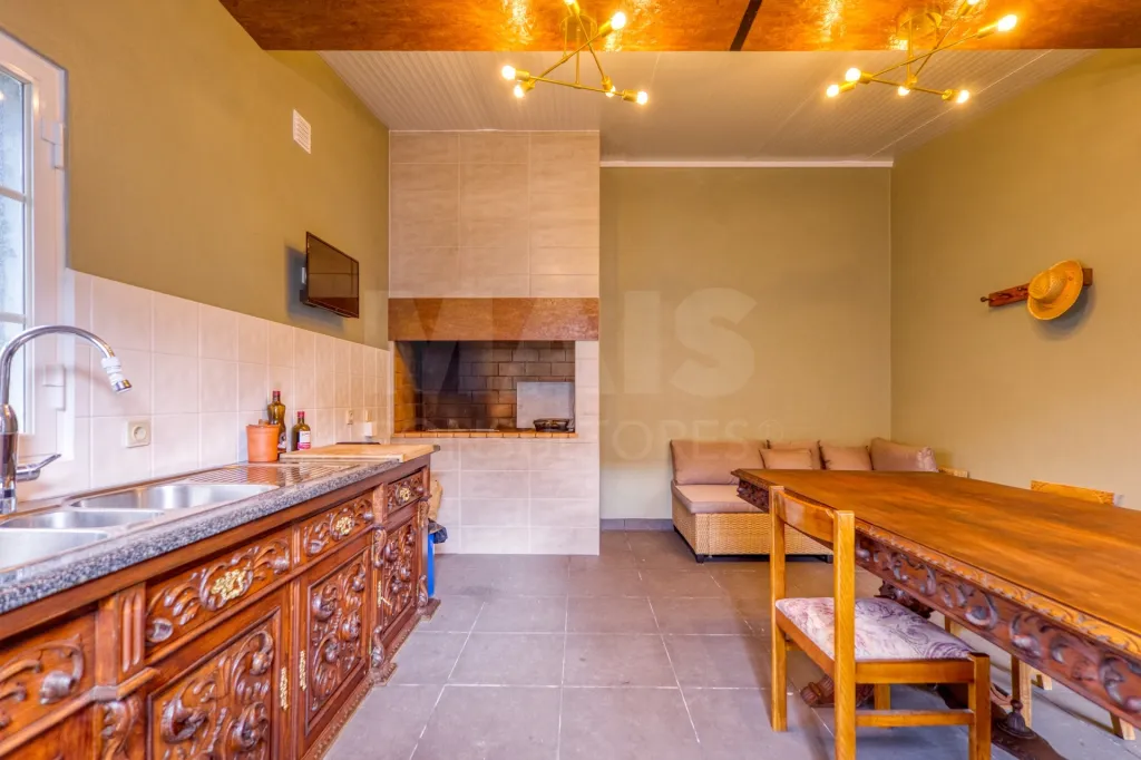 Moradia T3 Remodelada, Pronta a Habitar, com Ginásio, Anexo e Jardim