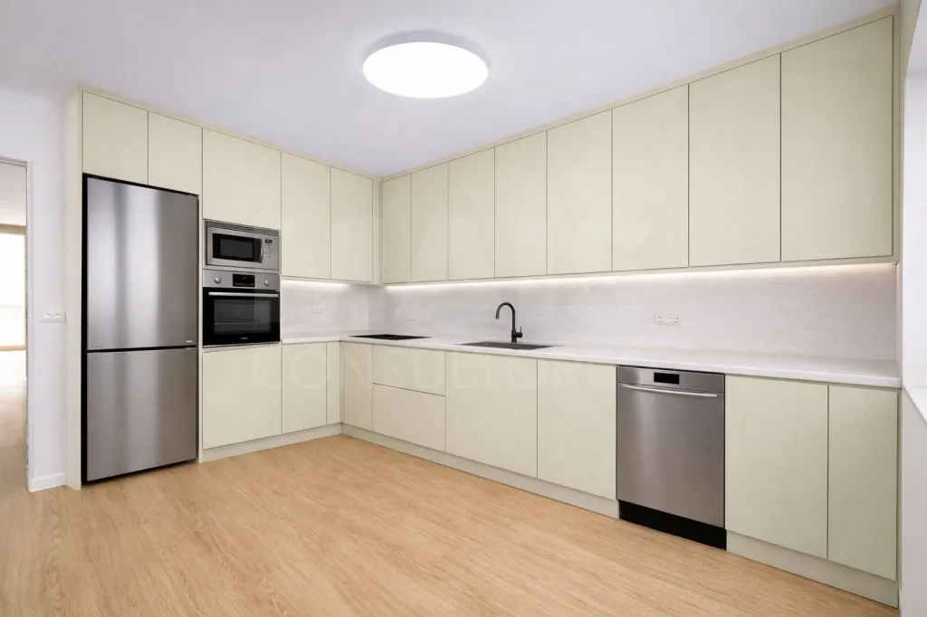 Refurbished T2 with storage room