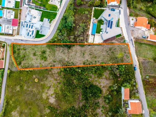 3.487m2 plot with building feasibility