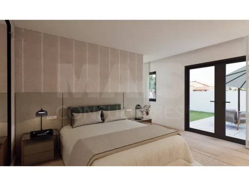 Moradia Contemporânea T4 com Suite Master, Piscina de Água Salgada, Garagem e Acabamentos Premium !