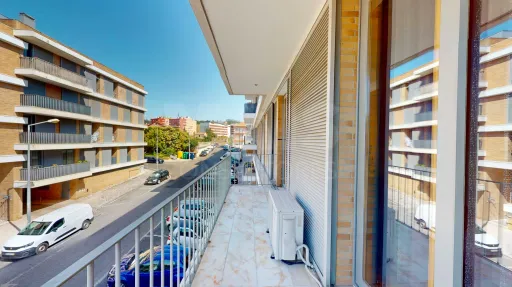 Apartamento T3 com garagem e arrecadação - Caneças