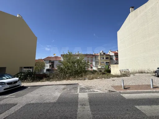 Terreno Urbano - Construção Brandoa, Amadora