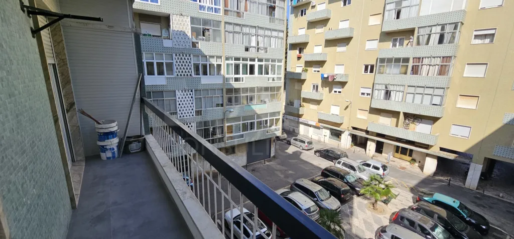 Renovated 2-Bedroom Apartment, Brand New, Dafundo